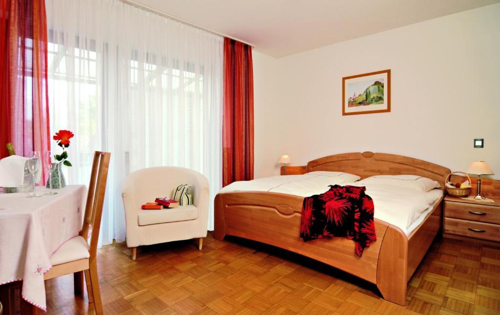 Gasthof Weisses Lamm Hotel Nuremberg Room photo